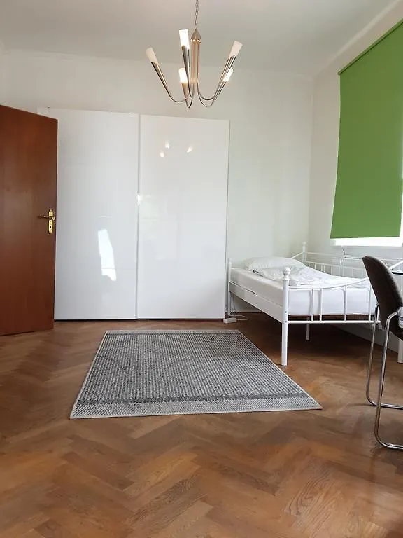 House With 3 Apartments In Nurnberg City