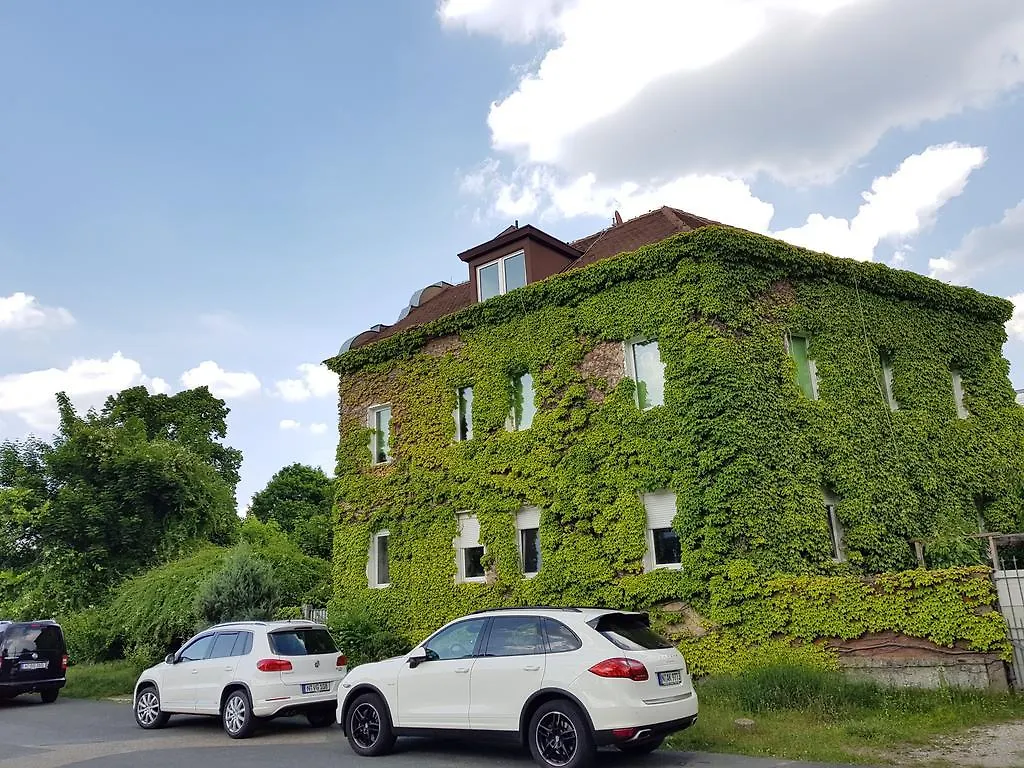 House With 3 Apartments In Nurnberg City
