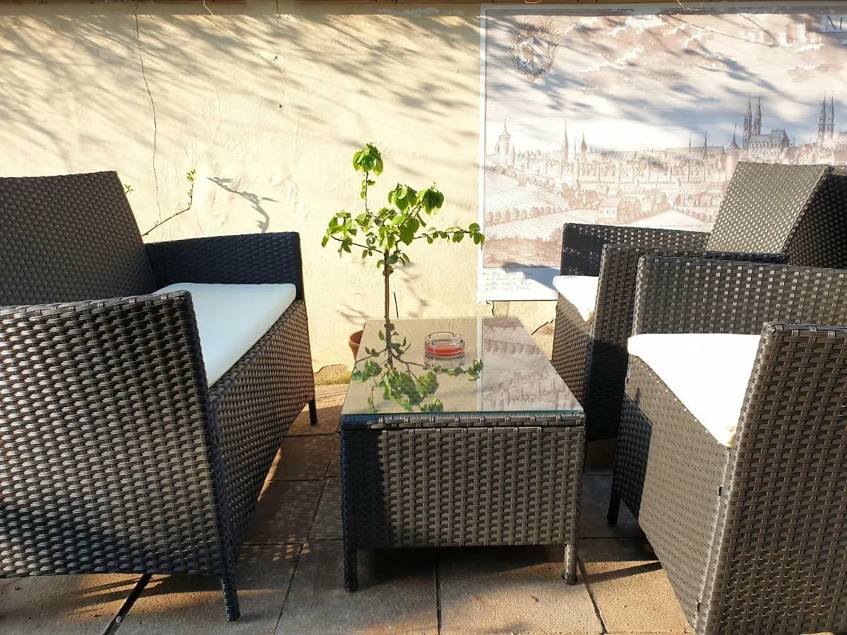 House With 3 Apartments In Nurnberg City