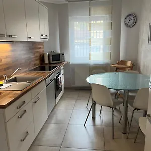 Home- Business Apartment, Private Parking Free Apartamento
