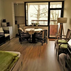 Ruhiges Apt. Direkt Am Naherholungsgebiet Mit Seeblick, Zentrum 5min, Messe 18min Appartamento